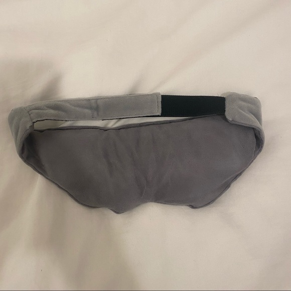 Gravity weighted sleep mask - Picture 2 of 3